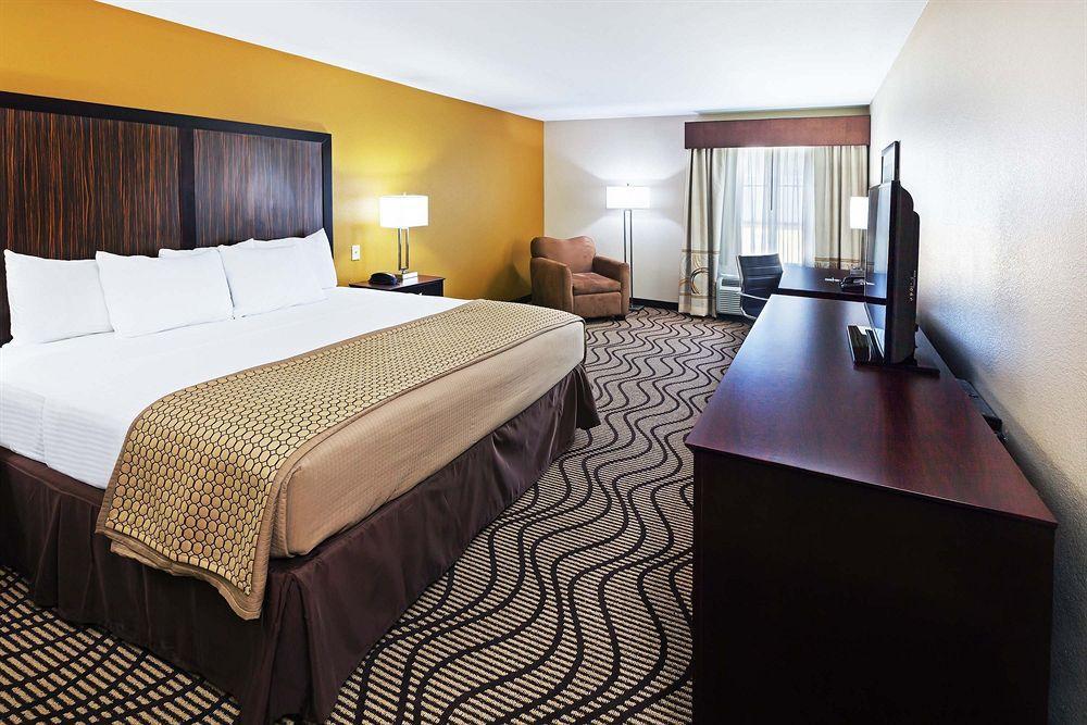 Surestay Hotel By Best Western Floresville Extérieur photo