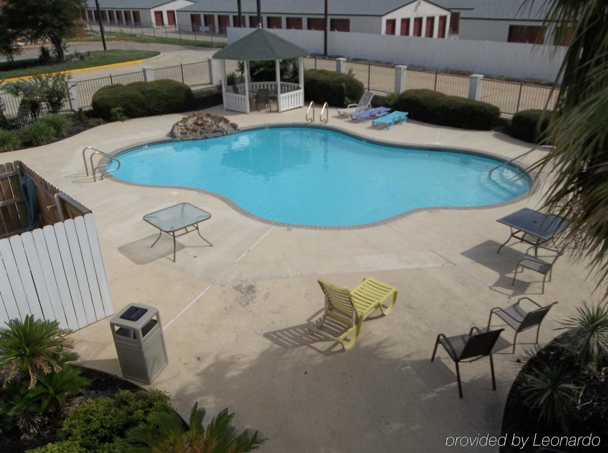 Surestay Hotel By Best Western Floresville Extérieur photo