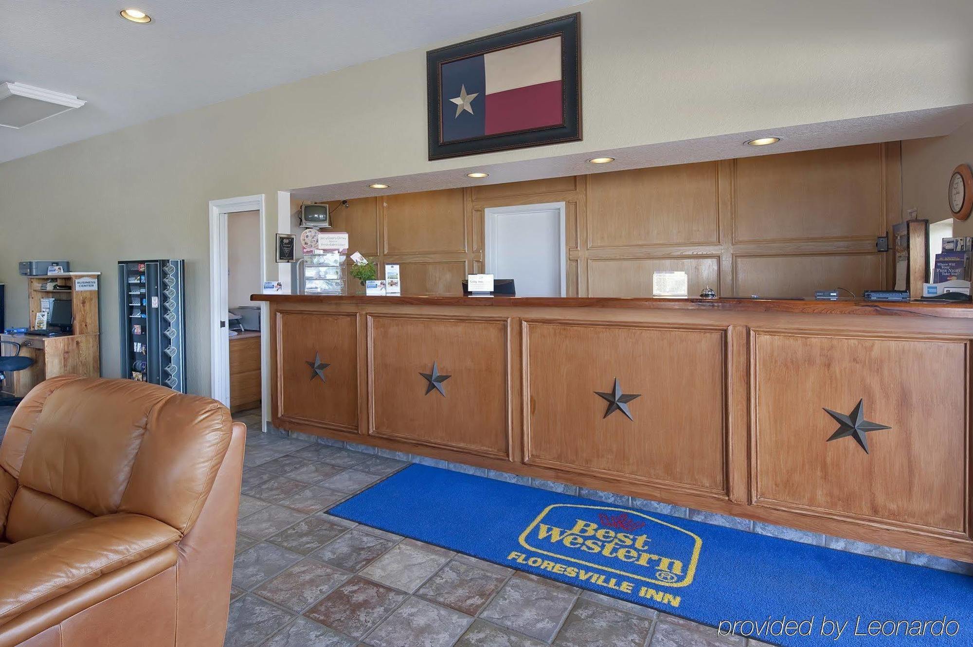 Surestay Hotel By Best Western Floresville Intérieur photo