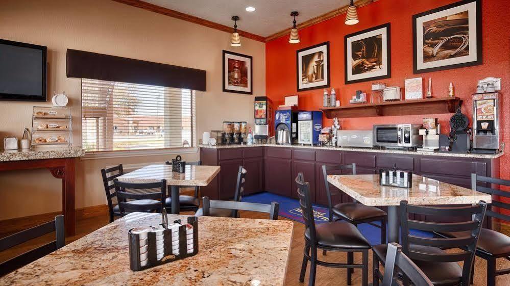 Surestay Hotel By Best Western Floresville Extérieur photo