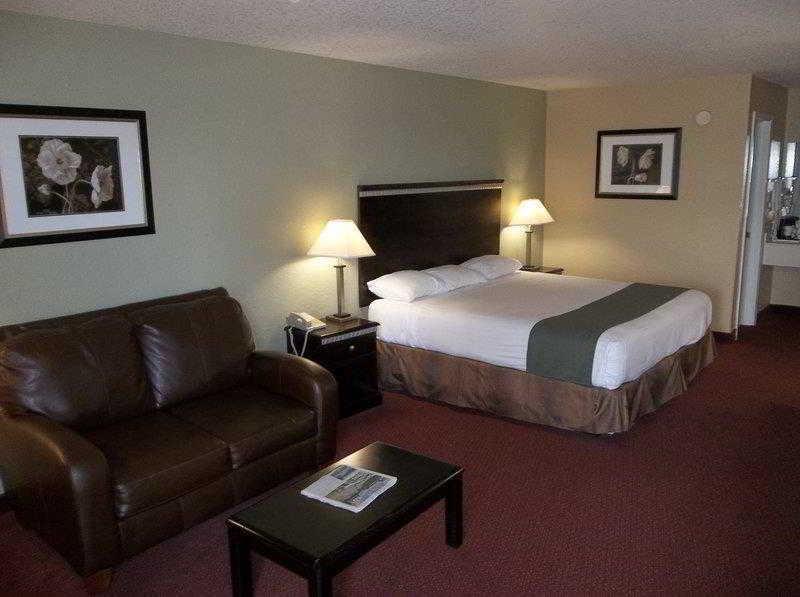 Surestay Hotel By Best Western Floresville Extérieur photo