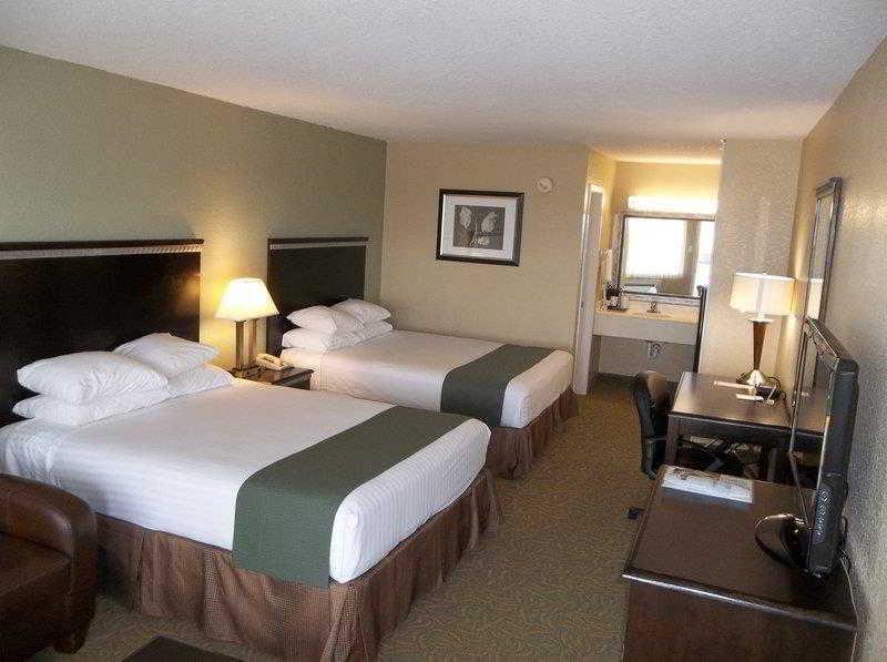Surestay Hotel By Best Western Floresville Extérieur photo